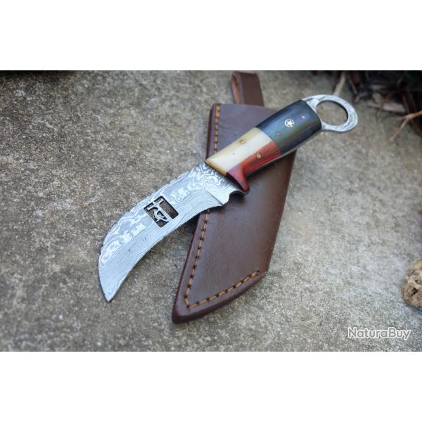 Couteau Karambit Damas Lame Serpette Acier 256 Couches Manche Bois/OS Etui Cuir Fabricat Artisanale