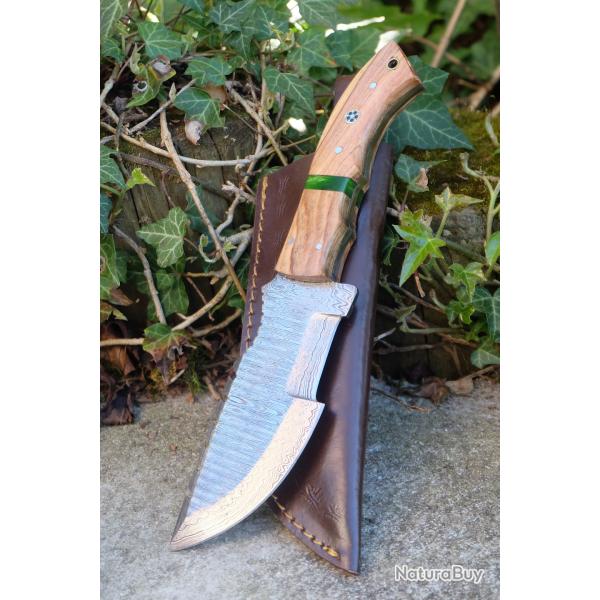 Couteau de Chasse Trakker Damas Grosse Lame 256 Couches Manche Bois Olivier Fabric Artisan Etui Cuir