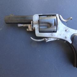 Joli revolver a percussion centrale en 380 mm