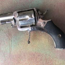 Buldog 320 signe &agrave; Marseille