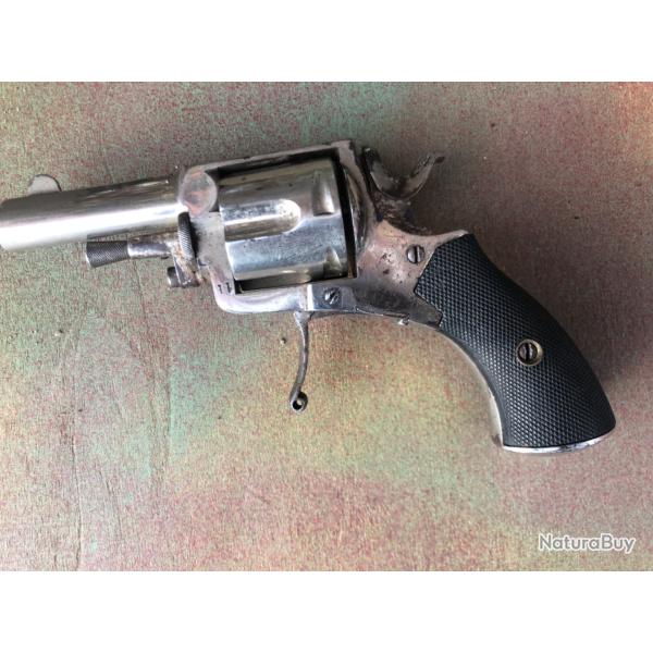 Buldog 320 signe � Marseille