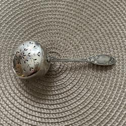 Saupoudreuse argent minerve