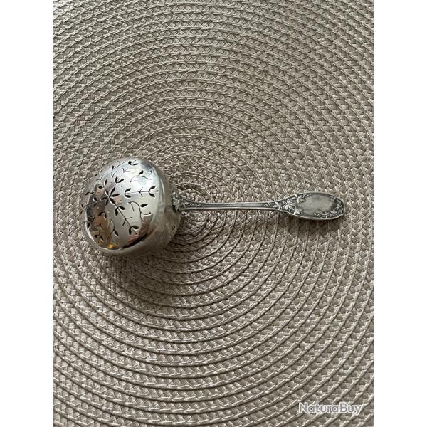 Saupoudreuse argent minerve