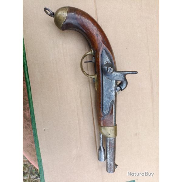Pistolet r�glementaire 1822tbis