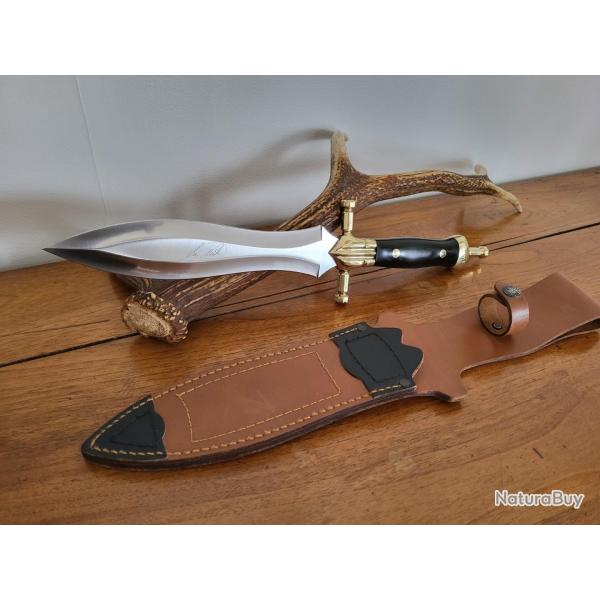 Exceptionnelle Dague de chasse � double tranchant .