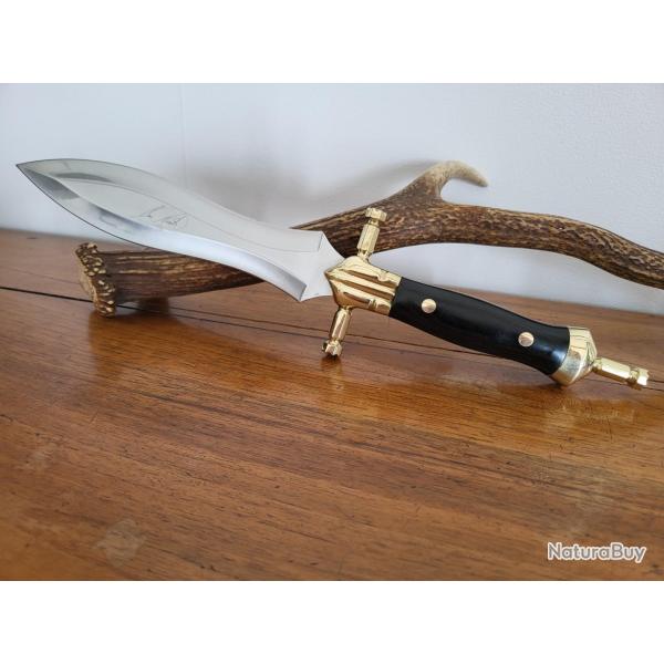 Exceptionnelle Dague de chasse � double tranchant .