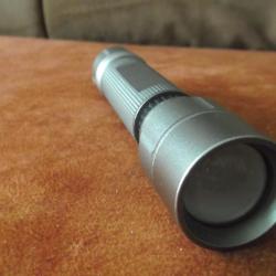 Lampe torche ASTAR LED 550 Lumens