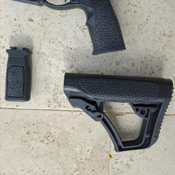 KIT DANIEL DEFENSE - Crosse, poign&eacute;e lower, poign&eacute;e M lok - Noir - TBE