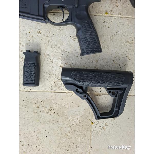KIT DANIEL DEFENSE - Crosse, poign�e lower, poign�e M lok - Noir - TBE