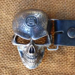 Boucle ALCHEMY GOTHIC t&ecirc;te de mort avec ceinture