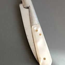 ANCIEN COUTEAU VENDETTA, THIERS, XX&egrave;me, manche style nacre.