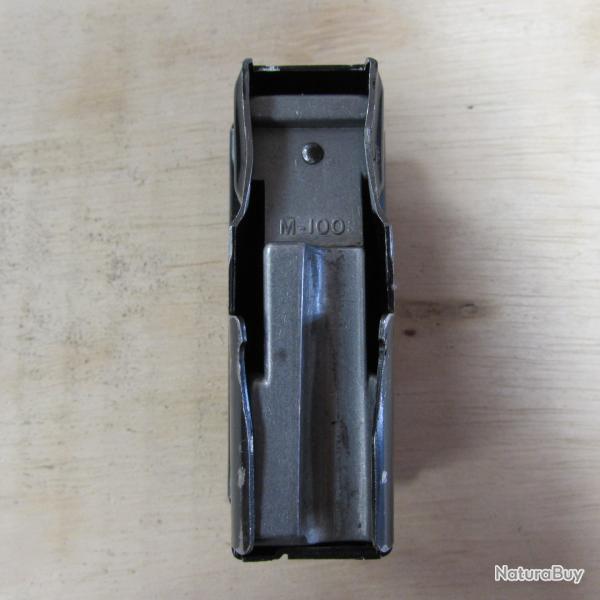 Chargeur de marque WINCHESTER, model 100, calibre 284 Win, 4 coups