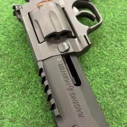 MAGNIFIQUE TAURUS RAGING HUNTER 44MAG
