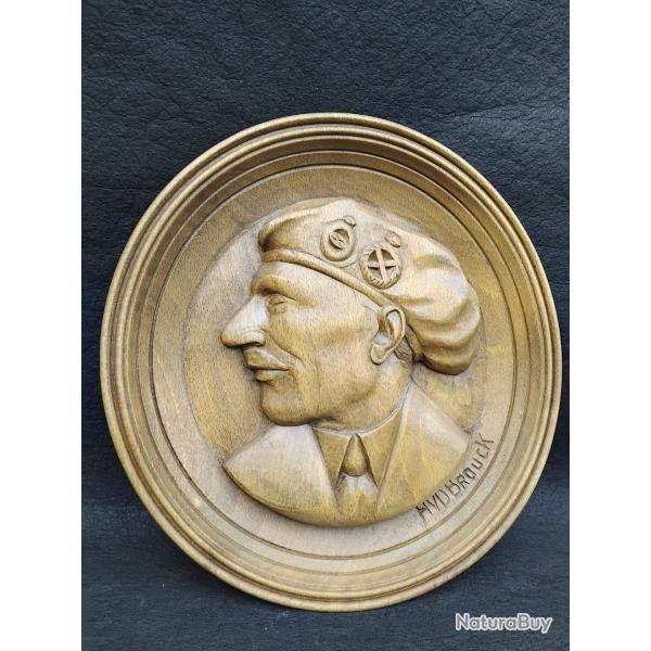 sculpture g�n�rale Bernard Montgomery WW2