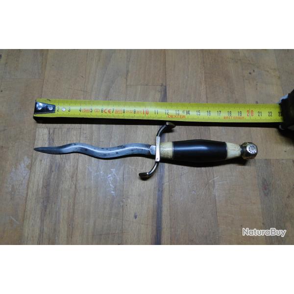 petite dague de vertu surement 19�