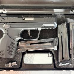 Pistolet ruger sr22p 22lr filet&eacute;