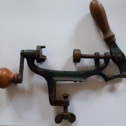 Sertisseur sertisseuse cartouche de chasse CAL 16 (calibre 16) en &eacute;tat correct