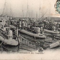 Carte Postale Ancienne Antibes (A.M.) - Torpilleurs - N&deg;7748