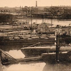 Carte postale Cherbourg - L'Arsenal - Station des Sous-Marins - N&deg;7749