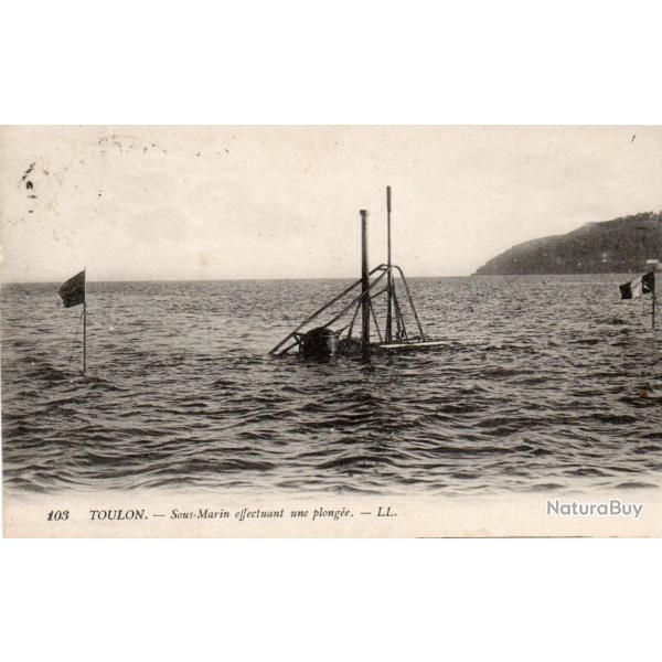 Carte Postale Ancienne - Sous-Marin effectuant une plong�e � Toulon - N�7751