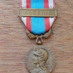 M&eacute;daille comm&eacute;morative des op&eacute;rations s&eacute;curit&eacute; et maintien de l'ordre ALGERIE