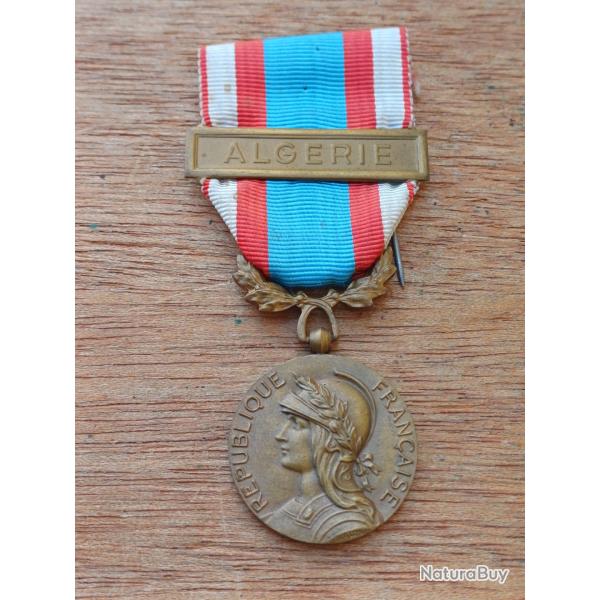 M�daille comm�morative des op�rations s�curit� et maintien de l'ordre ALGERIE