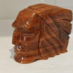 Briquet de table Sculpture de tete d'indien d'amerique en bois h.7cm