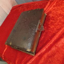 Exceptionnel album photos de familles. Avec de nombreux militaires