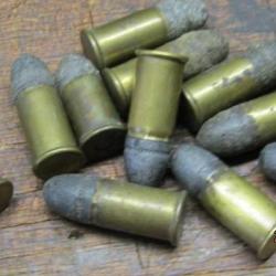 1 munition 380 ancienne percut&eacute;e poudre noire pour revolver non fonctionnelles trop vieille