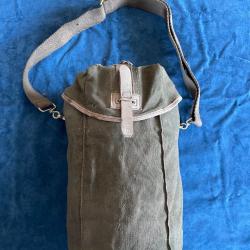 Musette fran&ccedil;aise pour grenades &agrave; fusil mod 52