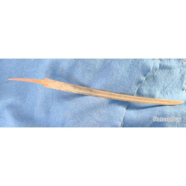 Lame seule de sabre briquet an 9 / 1816, oxydation, long en fl�che totale 80 cm lame 68 cm