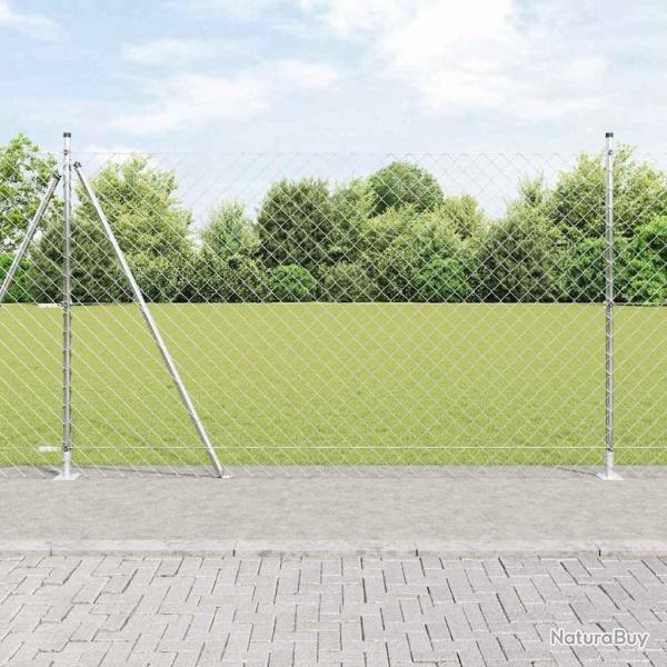 Poteau de cl�ture. Argent� 10 x 1,6 m (maillage 60 x 60 mm)