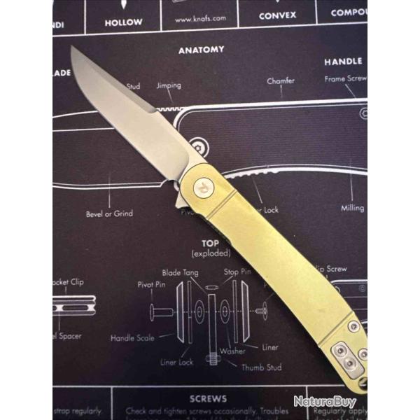 Couteau Dreamtech Lame Clip Point Acier VG-10 Satin Manche Titane Gold Frame Lock DTK4366GR
