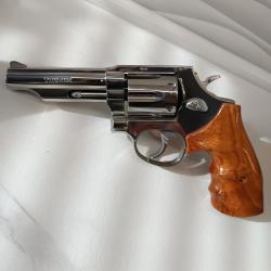 Revolver Taurus 82s finition INOX calibre 38special