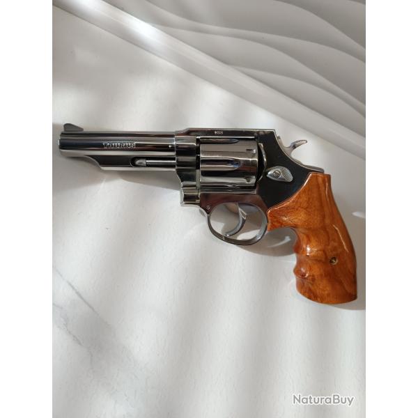 Revolver Taurus 82s finition INOX calibre 38special