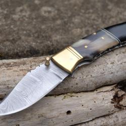 Beau Couteau Damas Lame Drop Point 128 Couches Manche B&eacute;lier & R&eacute;sine Fabric Artisanale Linerlock 00