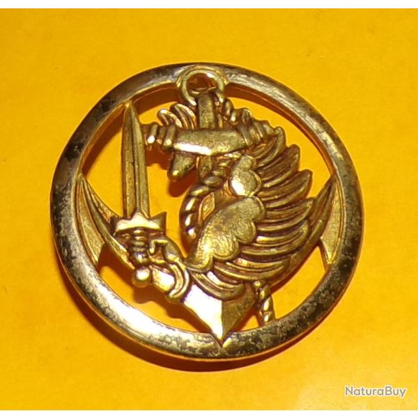 Insigne de B�ret, T.A.P. T.D.M, cercl�, ancien, FABRICANT COINDEROUX PARIS  ,  HOMOLOGATION SANS ,