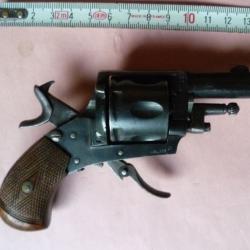TR&Egrave;S BEAU REVOLVER BULLDOG 320 AVEC S&Eacute;CURIT&Eacute; FONCTIONNELLE, TR&Egrave;S BON ETAT