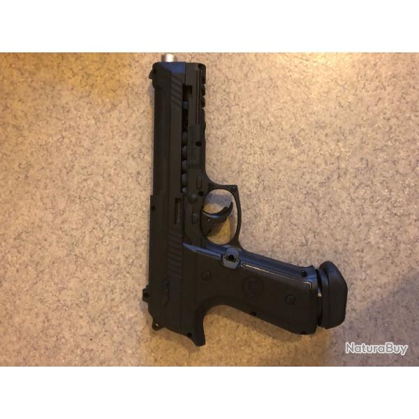 Pistolet d�fense LTL Alfa 1.50 18 joules - Quasi neuf + CO2 + billes