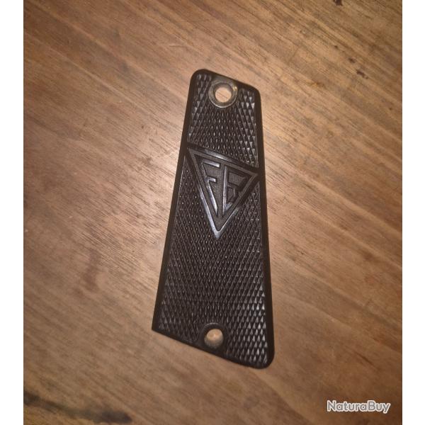 Plaquette gauche radom vis 35