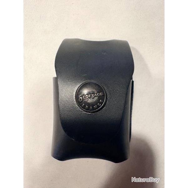 Porte de chargeur Barrier de marque scorpions