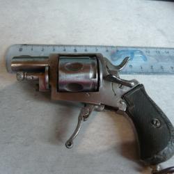 Beau r&eacute;volver allemand en calibre 320 avec suret&eacute; lat&eacute;rale. Poin&ccedil;on de la fabrique d'Utrecht