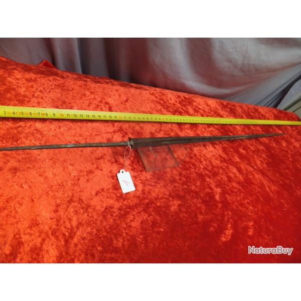 Lame de sabre, �p�e, Glaive, ou Dague.                                                          (1 )