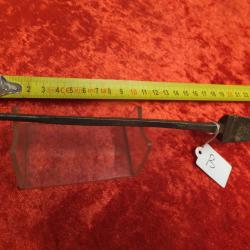 Lame de sabre, &eacute;p&eacute;e, Glaive, ou Dague.                                                          (B )