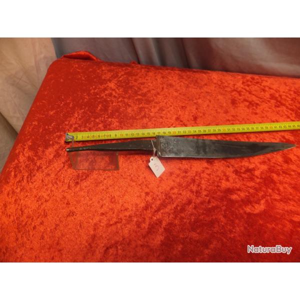 Lame de sabre, �p�e, Glaive, ou Dague.                                                          (3 )