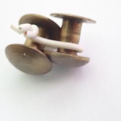 Lot de 2 Boutons dor&eacute;s / rivets de bretelle, ou jugulaire de casque