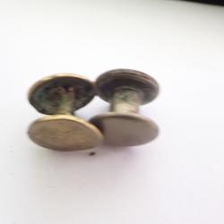 Lot de 2 Boutons dor&eacute;s / rivets de bretelle, ou jugulaire de casque (A)