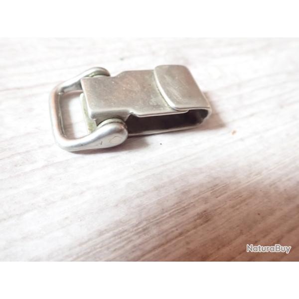 Crochet de b�li�re de sabre ou dague suisse ? (A)