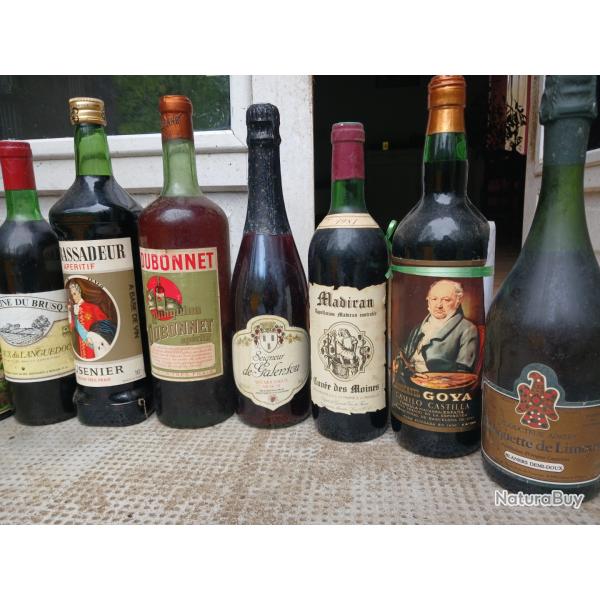 Lot de bouteilles vins liqueurs vintage