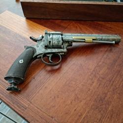 Revolver 11mm.